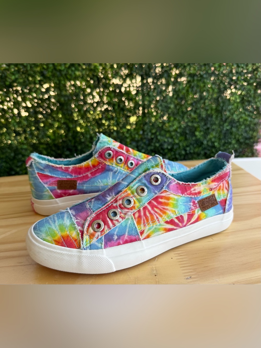 New Blowfish Malibu Kids Tie Dye Slip-On Sneakers Youth Size 3.5